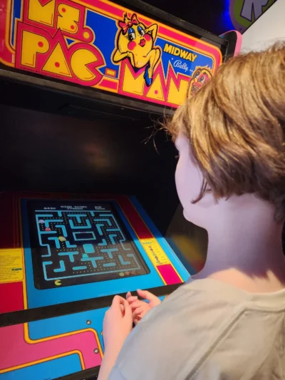 boy in the game machine